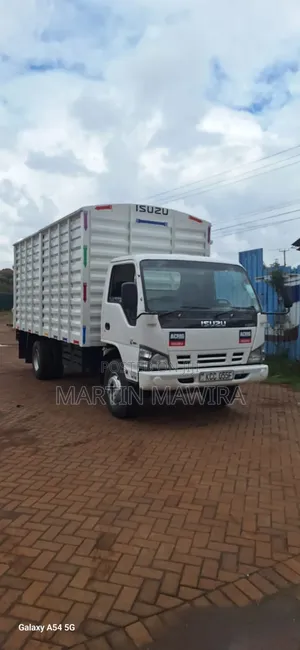Isuzu NPR 2015