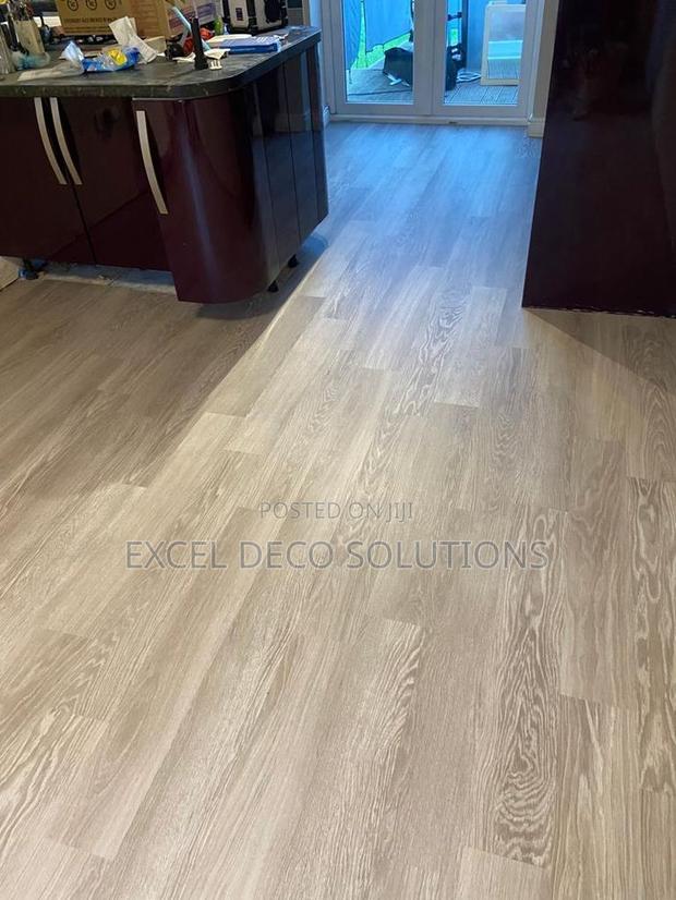 Dry Back LVT Elegant Wood Finish Vinyl Flooring