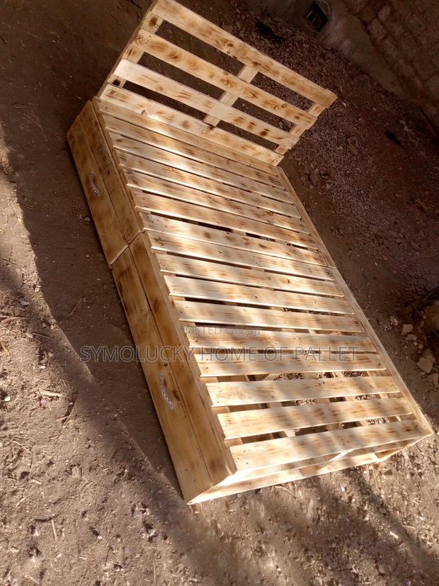 5*6 Pallet Bed. Inter Detachable Designed Bed