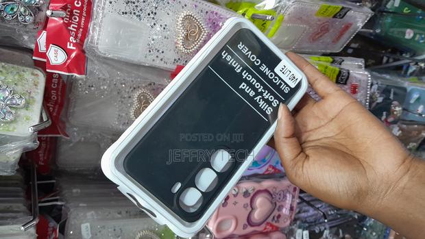 Seqa Vivo V40 Lite 5g/4g Liquid Silicone Case With Cloth Linning - thumbnail 2
