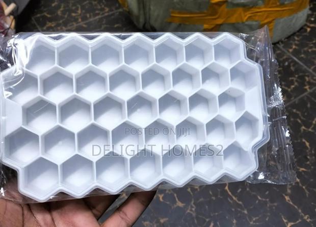 *Reusable Honeycomb Silicone Icecube Mould - thumbnail 2