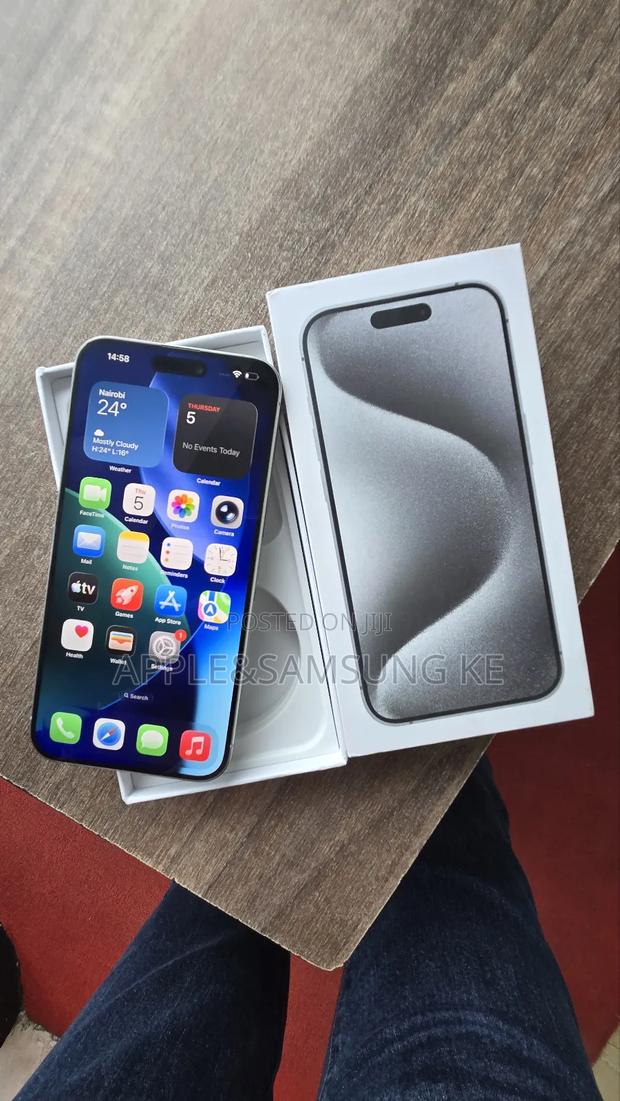Apple iPhone 15 Pro Max 256 GB White - thumbnail 2