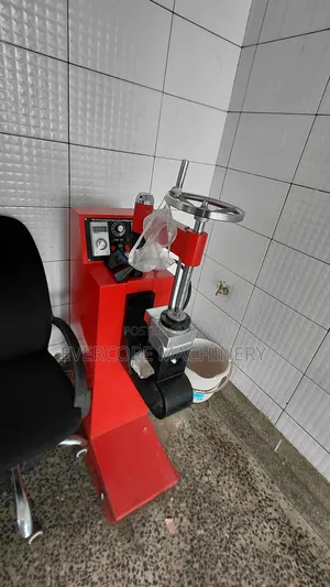 Heavy Duty Tyre Vulcanizing Machine Best Quality.