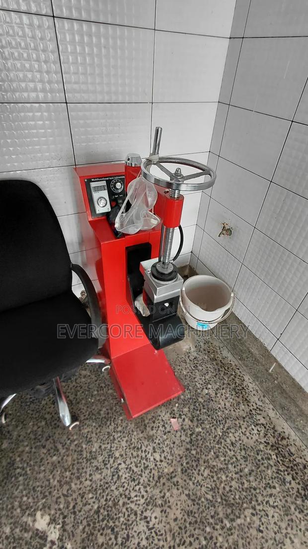 Heavy Duty Tyre Vulcanizing Machine Best Quality. - thumbnail 2