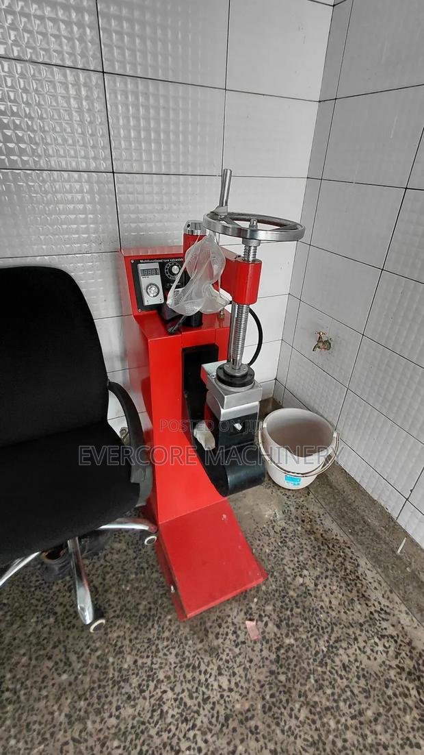 Heavy Duty Tyre Vulcanizing Machine Best Quality. - thumbnail 3