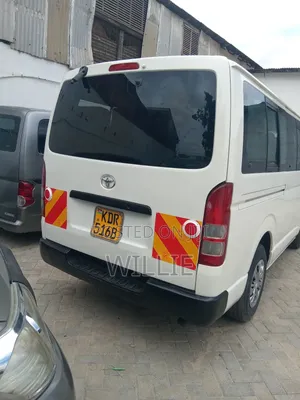 Toyota HiAce 2017 White