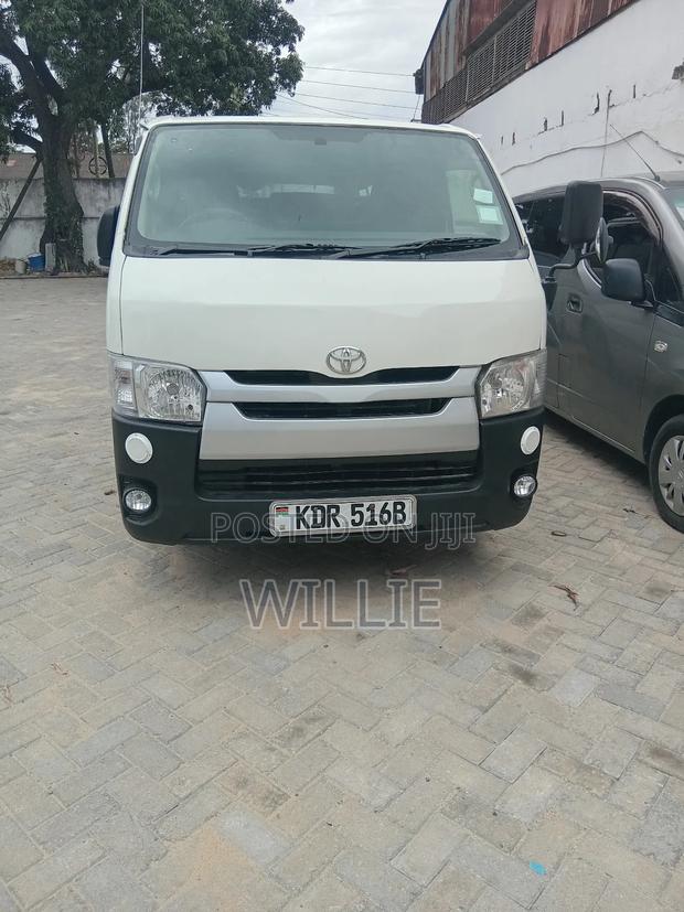 Toyota HiAce 2017 White - thumbnail 7