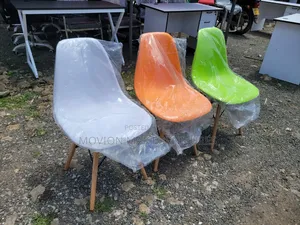 Ottoman Fodable Eames Chairs