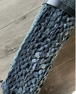 Grey Carpet Perla Leather.