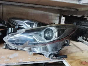 Mazda Axela 2013/2015 Headlight