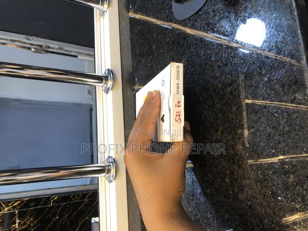 Amoled Samsung S21 Fe Framed Screen Replacement+Installation - main view