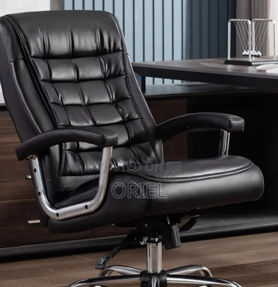 Modern Office Chair : Executive High-Back Office Seat
