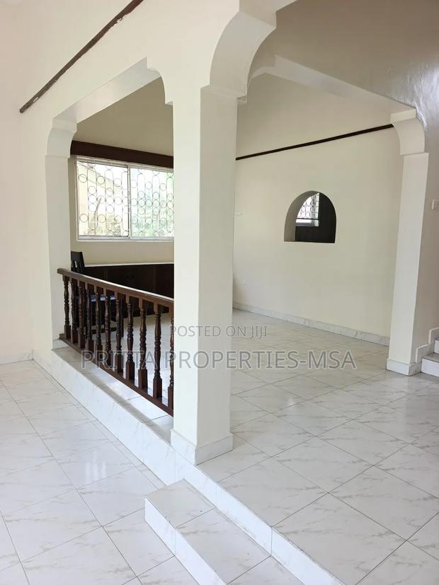 4bdrm Duplex in Affluent Nyali for rent - thumbnail 5