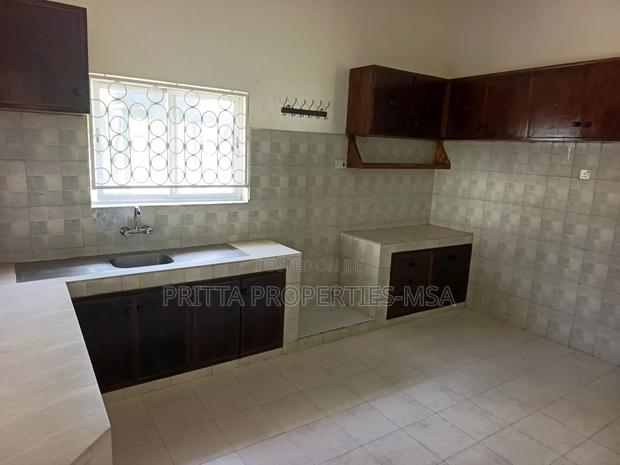 4bdrm Duplex in Affluent Nyali for rent - thumbnail 9