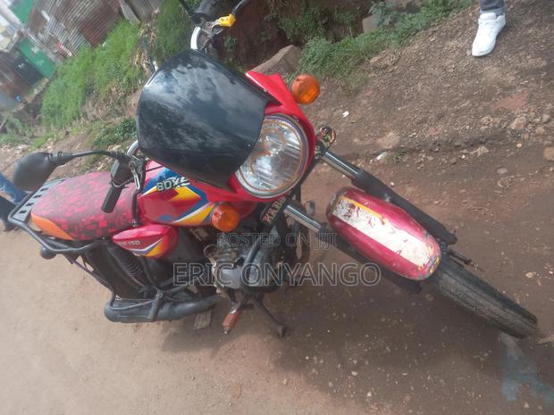 Bajaj Boxer 150 UG 2021 Red