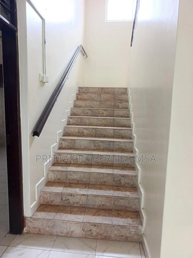 4bdrm Duplex in Affluent Nyali for rent - thumbnail 15