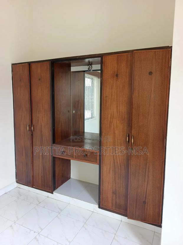 4bdrm Duplex in Affluent Nyali for rent - thumbnail 18