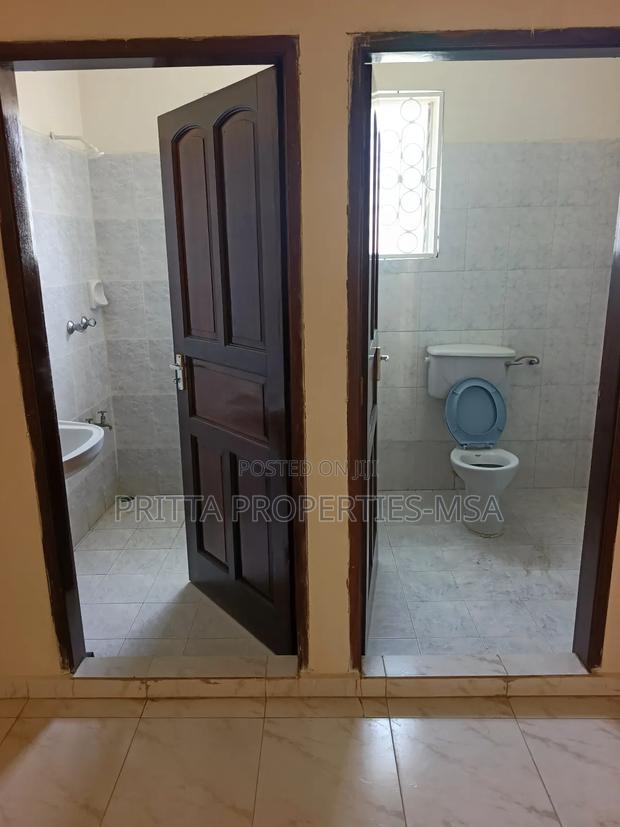 4bdrm Duplex in Affluent Nyali for rent - thumbnail 20
