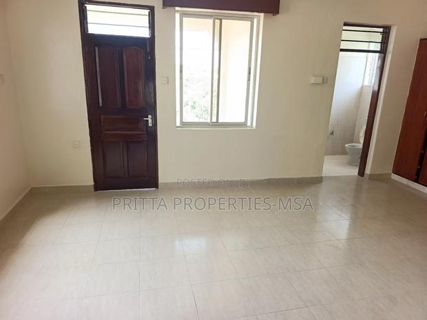 4bdrm Duplex in Affluent Nyali for rent - thumbnail 21
