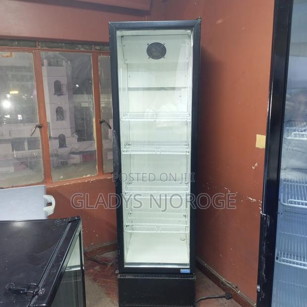 Sanden Display Fridge 550l - thumbnail 2