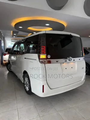 Toyota Voxy 2019 White