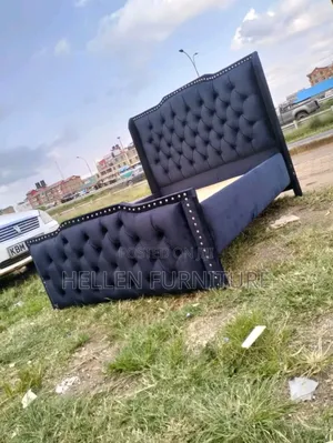 Black 5by6 Chester Bed