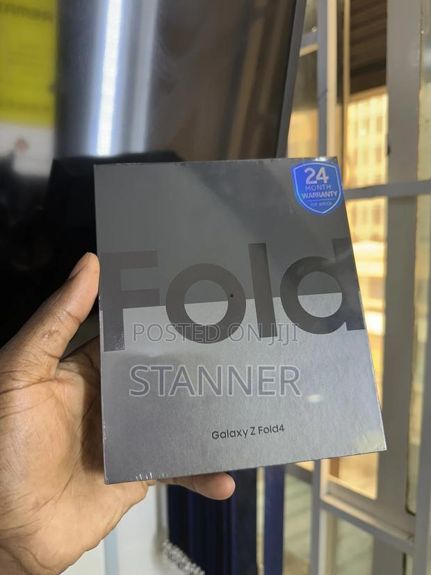 New Samsung Galaxy Z Fold4 256 GB