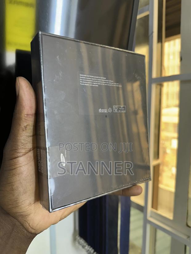 New Samsung Galaxy Z Fold4 256 GB - thumbnail 4