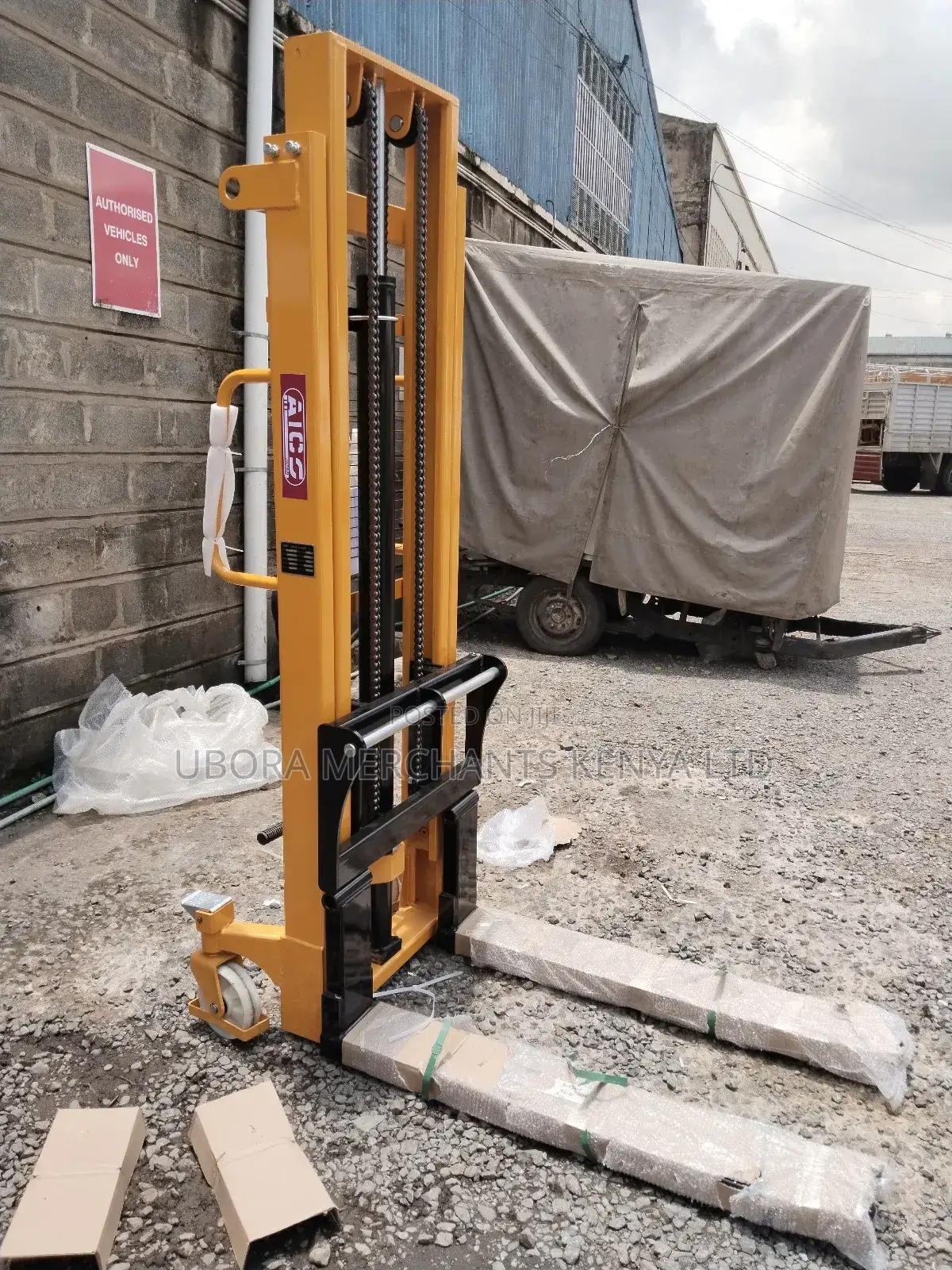 Manual Lifting Stacker 1500kgs