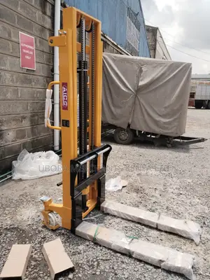 Manual Lifting Stacker 1500kgs