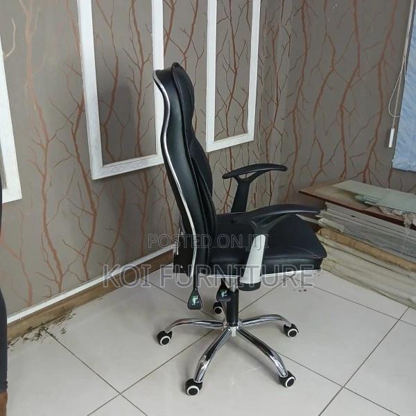 Office Chair; Executive Generic Office Chair - thumbnail 8