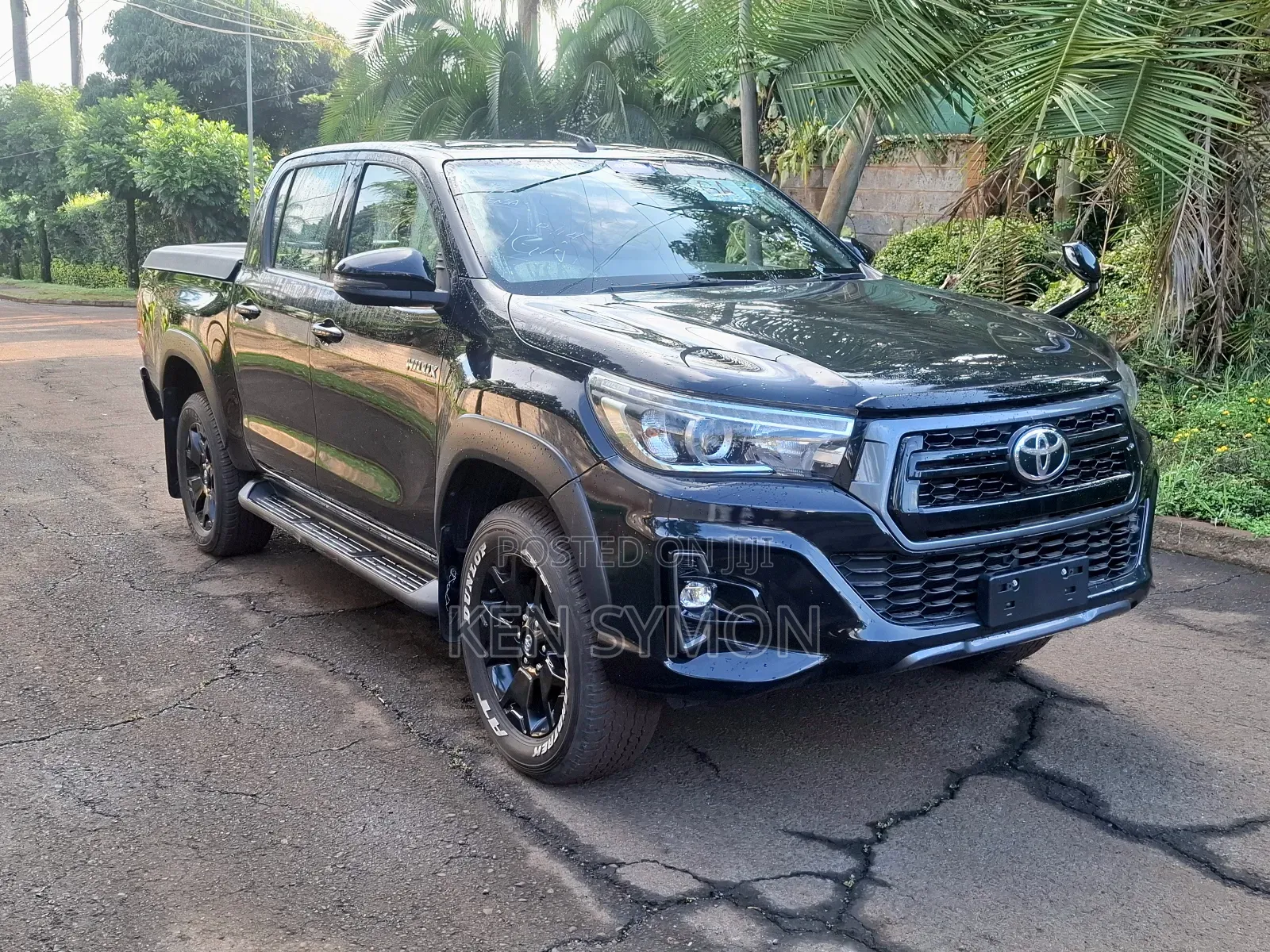 Toyota Hilux SR5 4x4 2019 Black