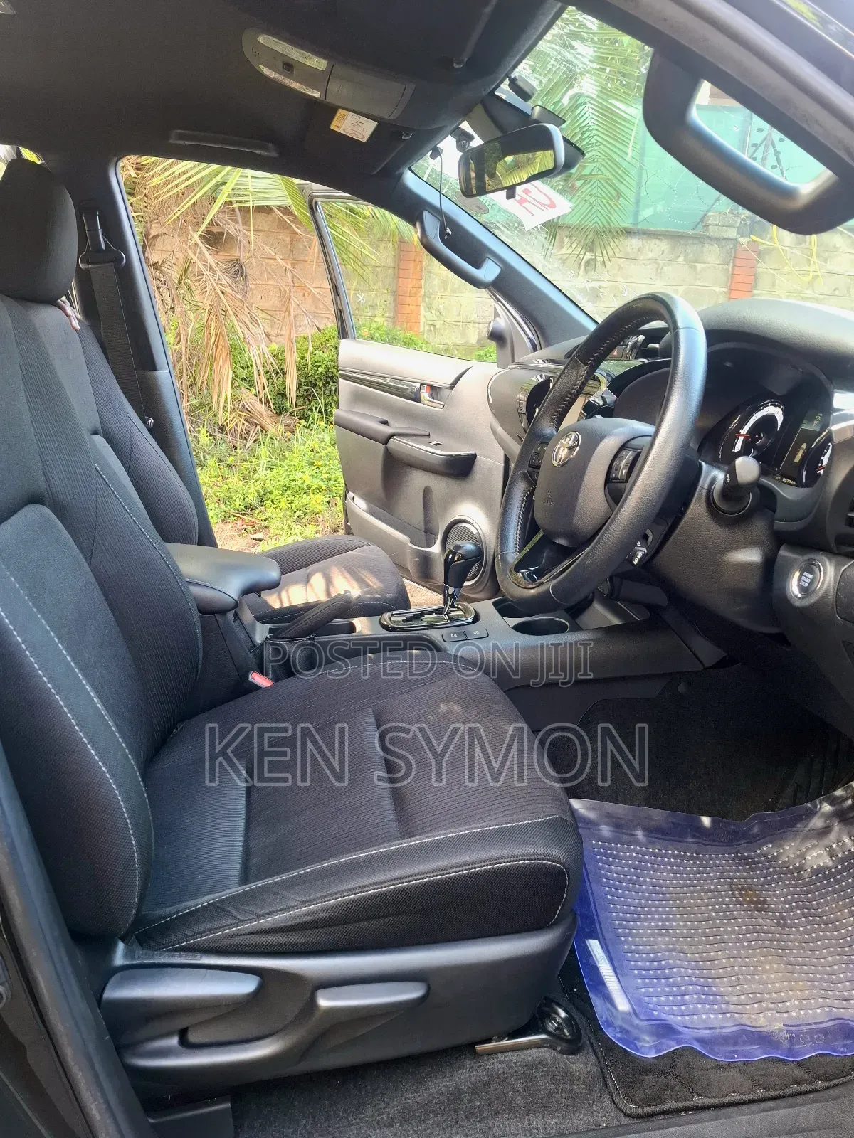 Toyota Hilux SR5 4x4 2019 Black