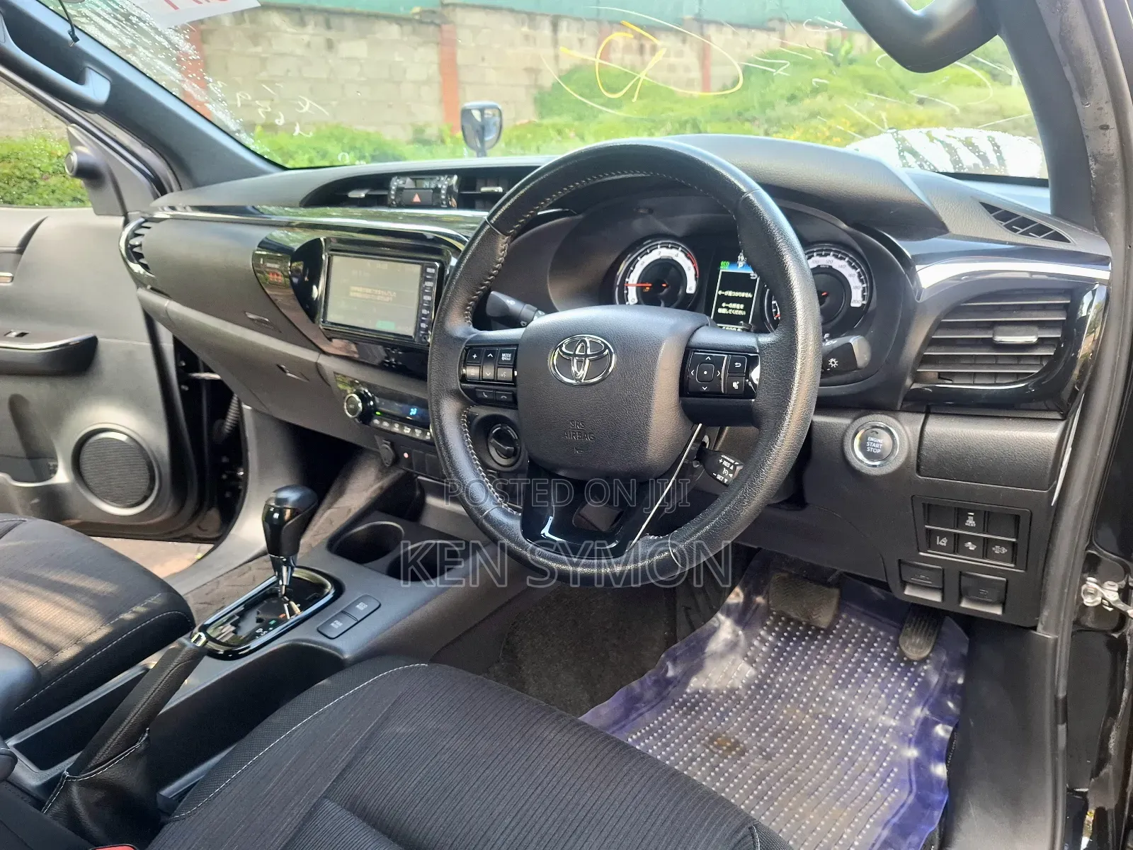Toyota Hilux SR5 4x4 2019 Black