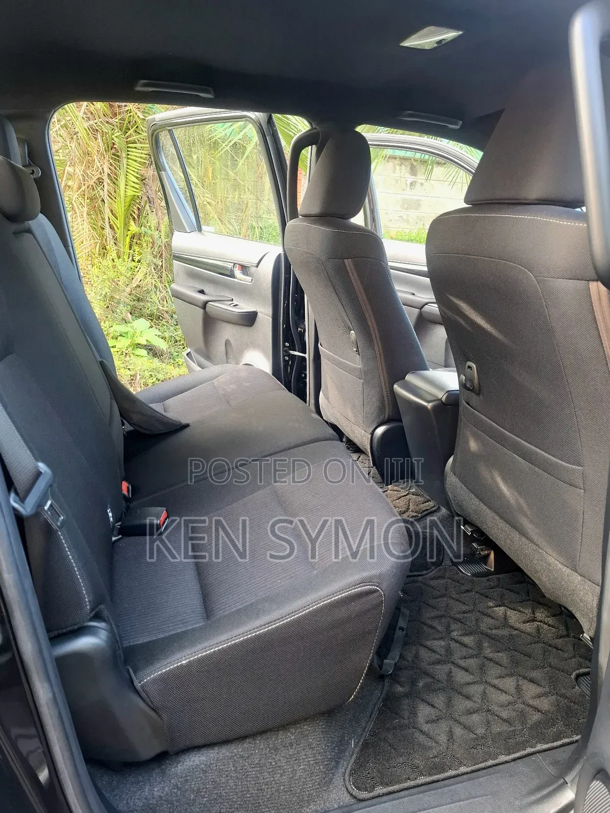Toyota Hilux SR5 4x4 2019 Black