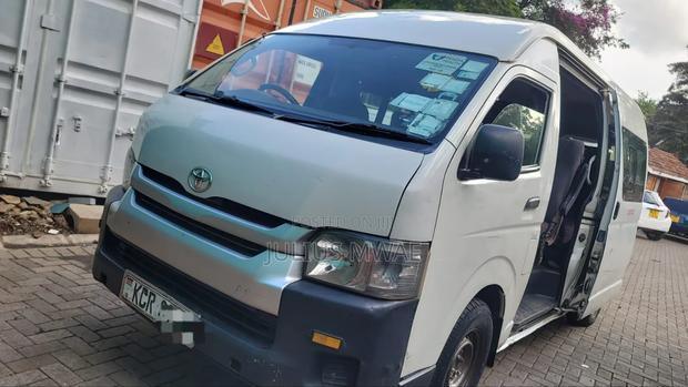 Toyota Grand HiAce 2021 White - main view