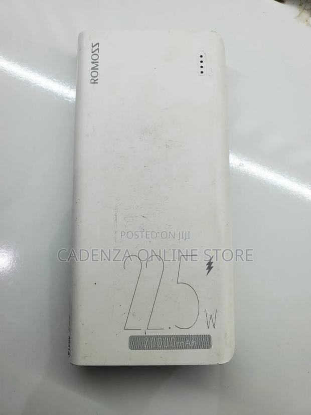 New Romoss Power Bank
20000mah Capacity
Very Strong