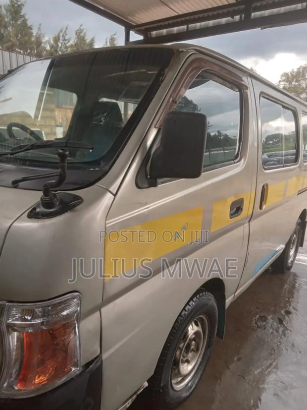 Nissan Caravan (Urvan) 2010 Silver - thumbnail 2