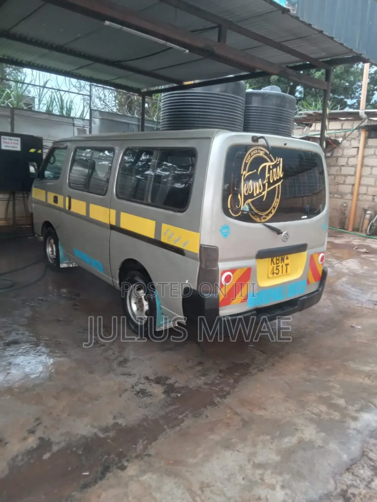 Nissan Caravan (Urvan) 2010 Silver