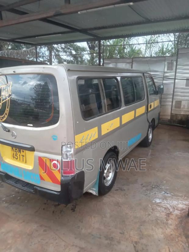 Nissan Caravan (Urvan) 2010 Silver - thumbnail 4