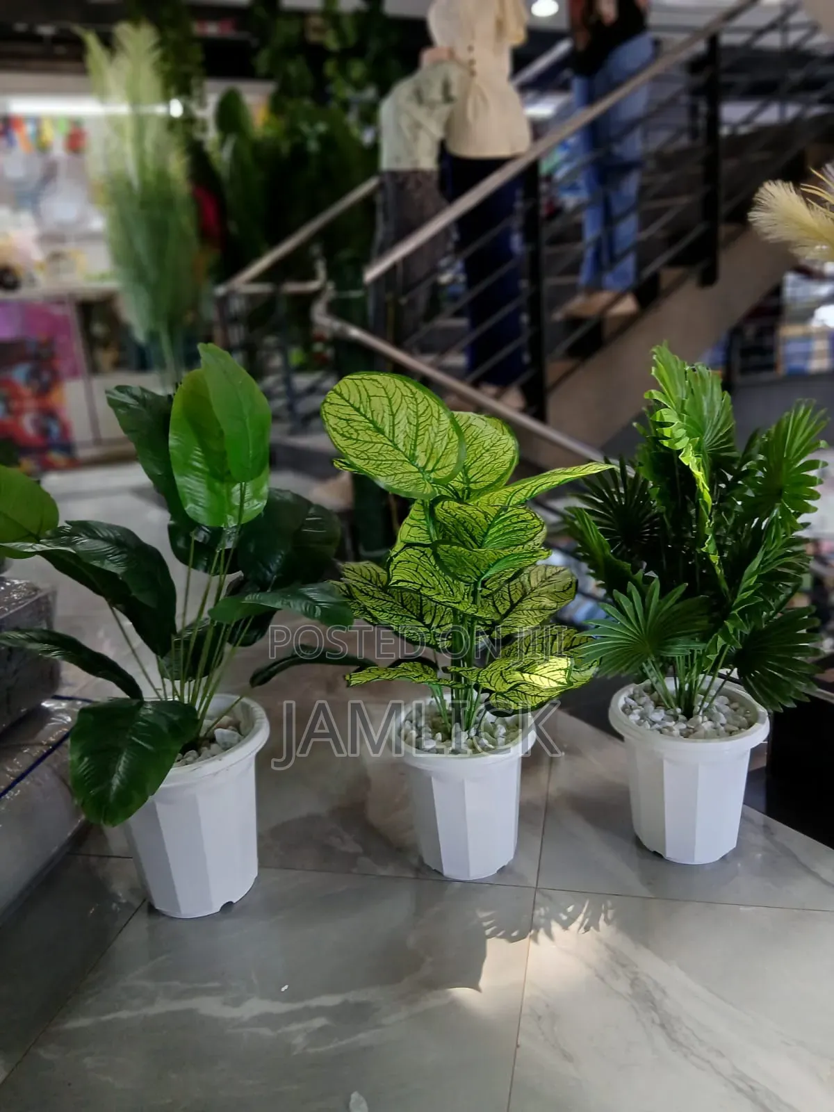Artificial Potted Plant With Pebbles - Gw