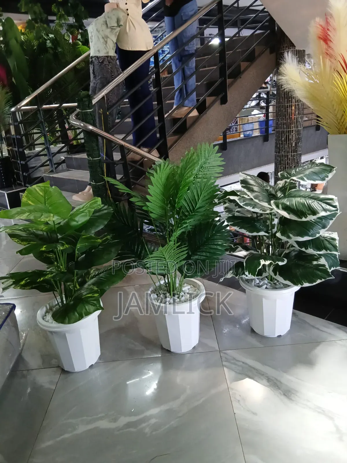 Artificial Potted Plant With Pebbles - Gw