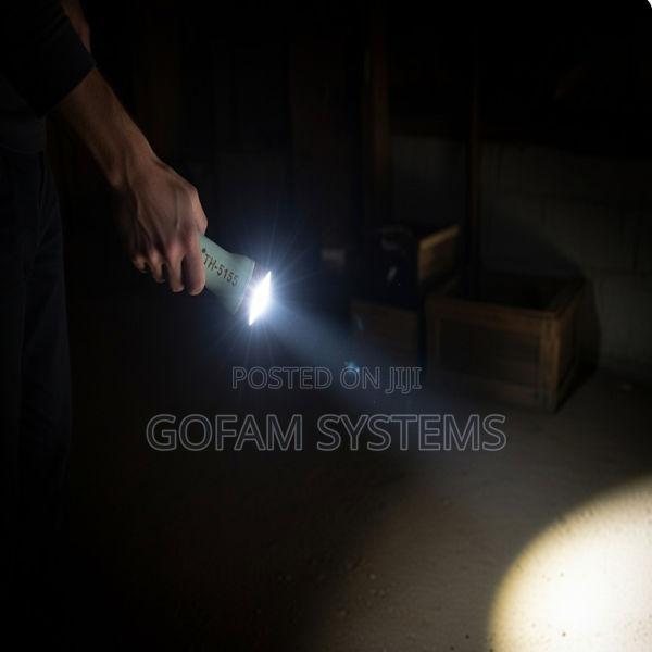 Th-5155 Rechargeable Solar Energy Flashlight Torch - thumbnail 3