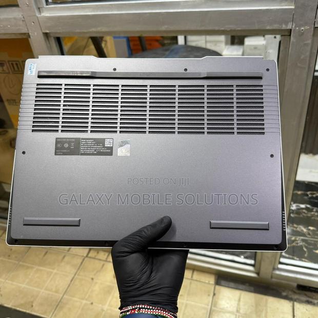 Laptop Lenovo Legion 7 16GB Intel Core i7 SSD 512GB - thumbnail 3