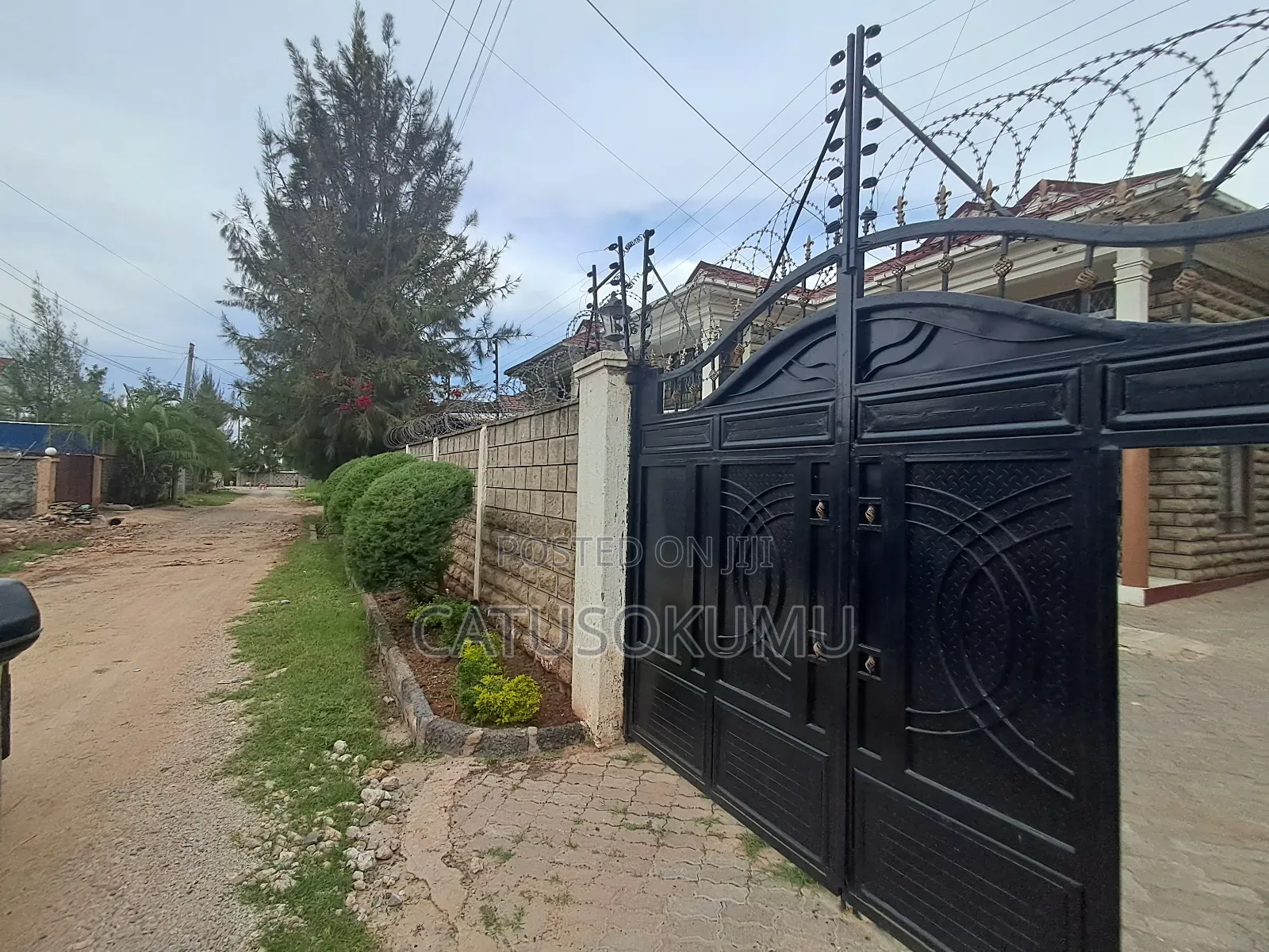 5bdrm Maisonette in Syokimau, Gateway Mall Area for rent