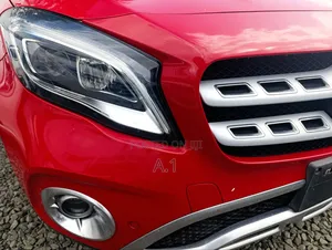 Mercedes-Benz GLA 250 2018 Red