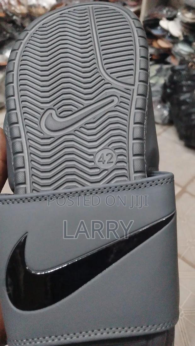 Easy and Affordable Men Slides - thumbnail 3