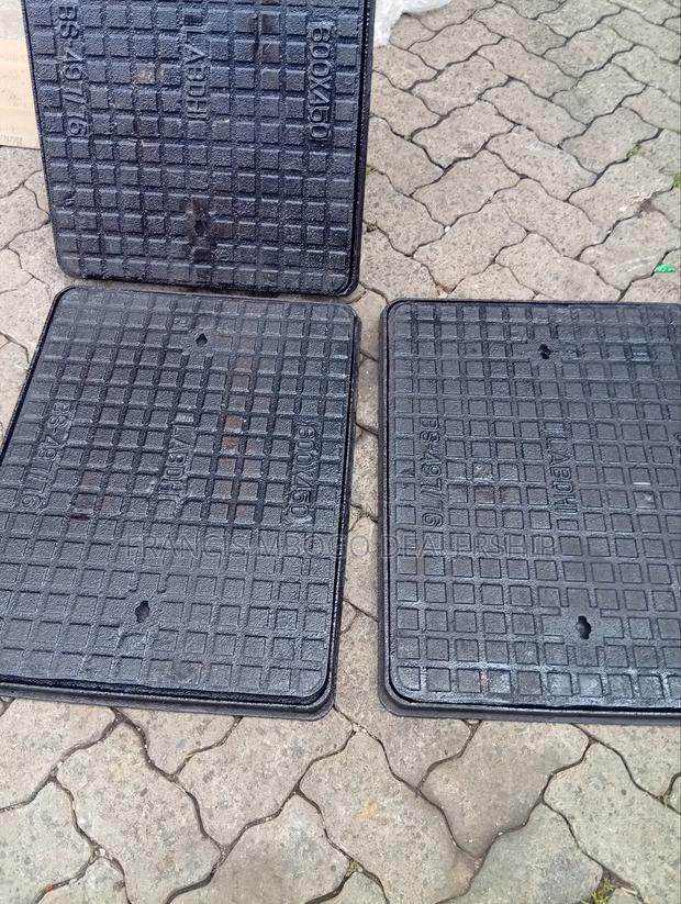 Manhole Cover 450 By 600 Cast Iron - thumbnail 2