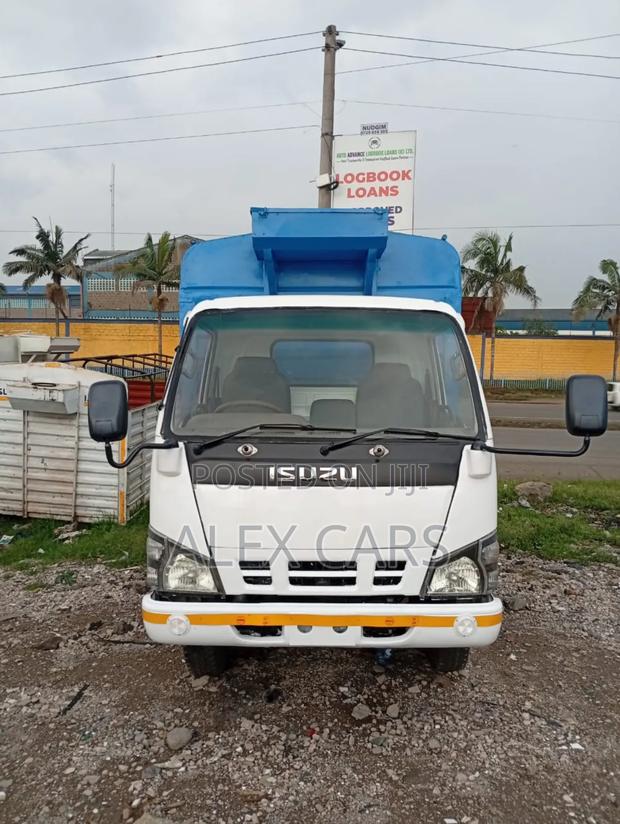 Isuzu NKR Truck - thumbnail 3