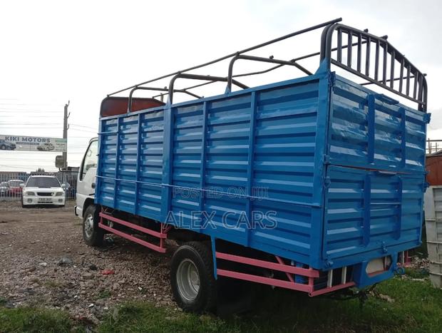 Isuzu NKR Truck - thumbnail 5